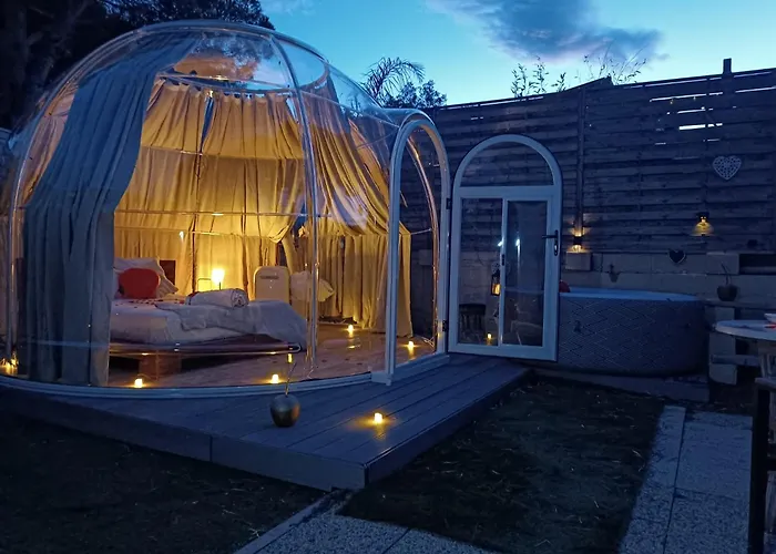Bulle Insolite Avec Jacuzzi Prive - Nature & Romantisme A Fréjus
