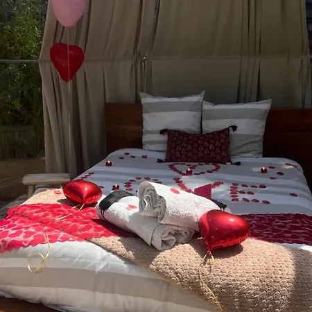 公寓 Bulle Insolite Avec Jacuzzi Prive - Nature & Romantisme A *