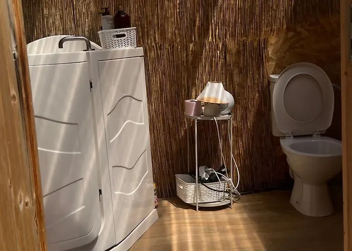 Appartement Bulle Insolite Avec Jacuzzi Privé - Nature&romantisme A Fréjus
